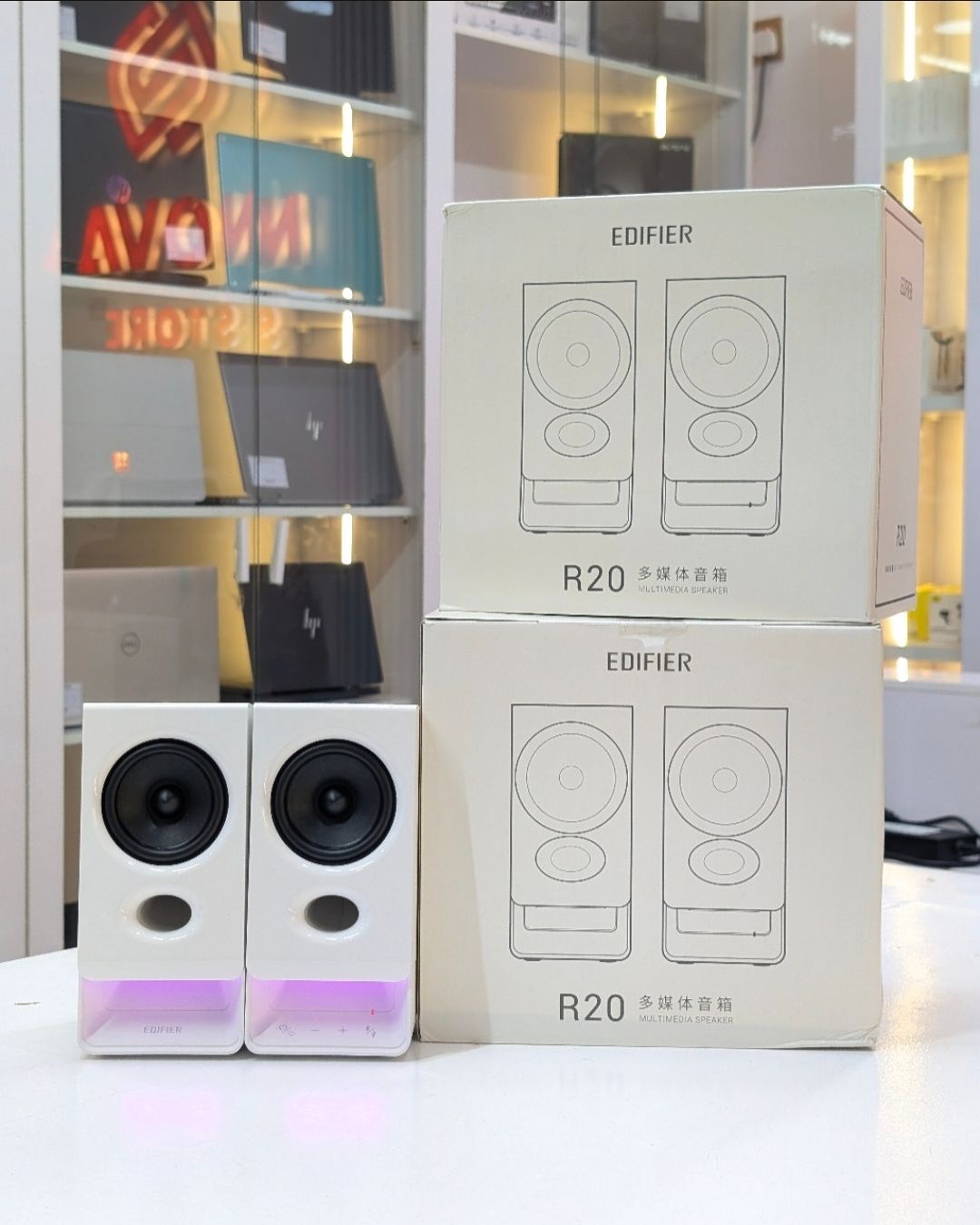 Edifier R20 RGB speaker